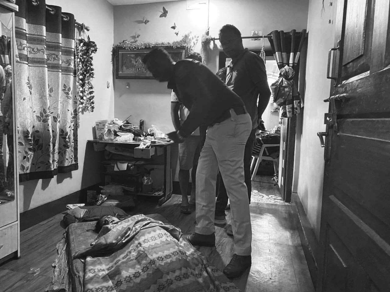 सरायकेला: सनकी युवक ने पत्नी और बच्चे की गला दबाकर की हत्या, मौक़े से हुआ फरार, जांच में जुटी पुलिस