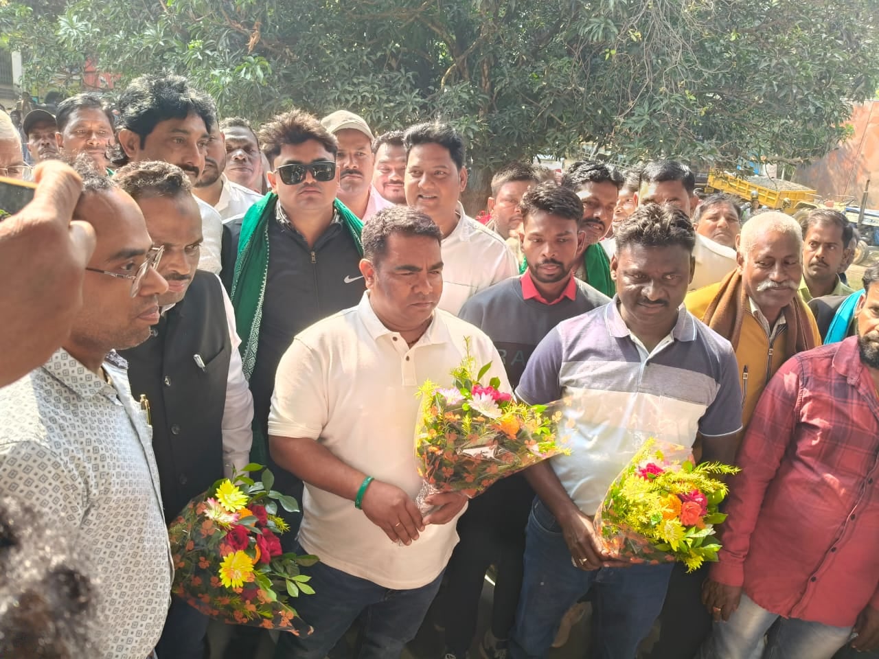 साहिबगंज: विधायक धनजंय सोरेन ने किया तालझारी प्रखंड का दौरा, कहा- समस्या का तुरंत किया जाएगा समाधान
