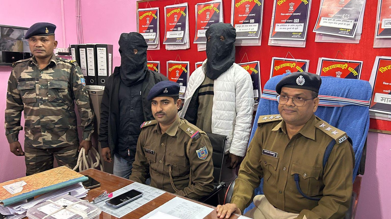 साहिबगंज पुलिस की बड़ी कार्रवाई, देसी कट्टा के साथ दो को किया गिरफ्तार,पढ़ें पूरा मामला