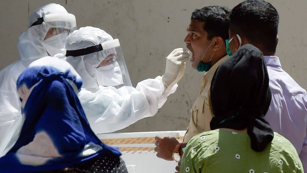 डॉक्टरों की अपील, डोंट बी पैनिक, ताबड़-तोड़ टेस्ट और दवाओं से बचें