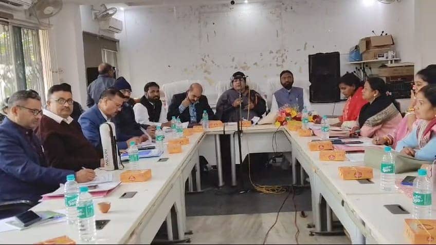 देवघर:नगर निगम की तर्ज पर अब जिला परिषद भी वसूलेगा ग्रामीण क्षेत्रों में होर्डिंग टैक्स, बैठक में लिया गया निर्णय