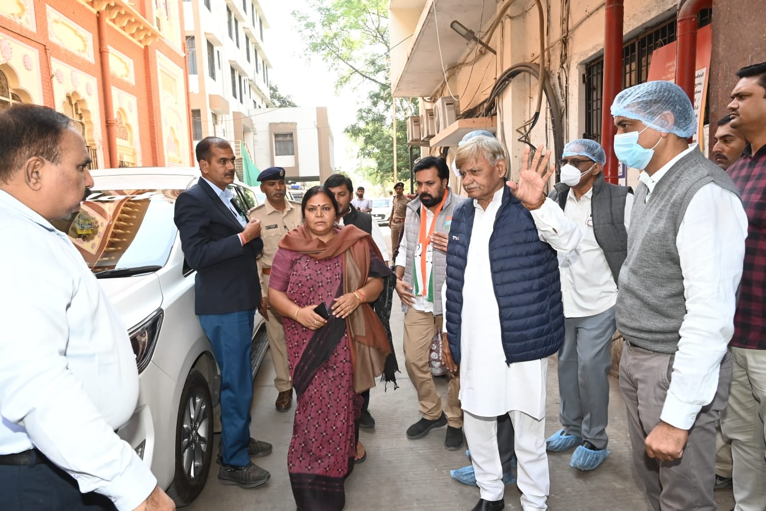 पलामू की बच्ची के साथ गुजरात में दरिंदगी,सीएम के आदेश पर तीन सदस्यी टीम पहुंची अस्पताल,जानिए पूरा मामला