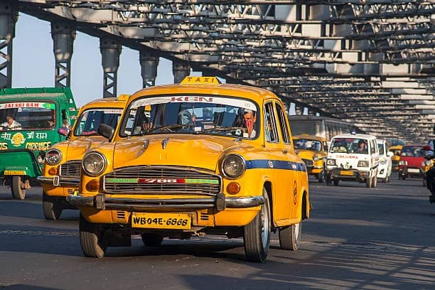 कोलकत्ता : ट्राम सेवा की तरह अब इतिहास क्यों बन जाएंगी कोलकत्ता की ऐतिहासिक पीली टैक्सी परिवहन सेवा, पढ़िए विस्तार से