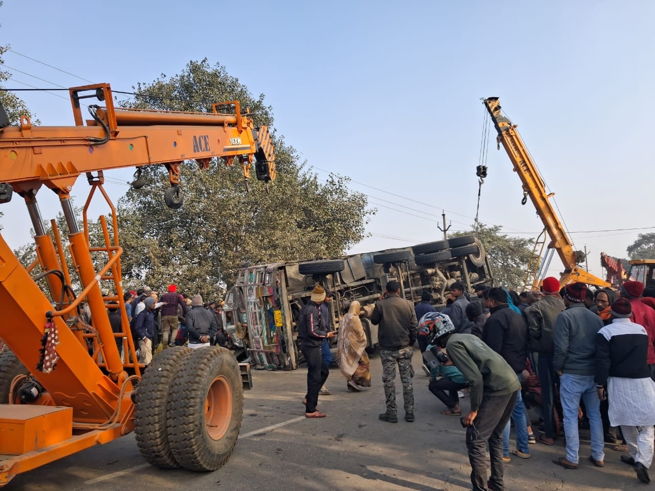 Big Breaking: रामगढ़ में स्कूली बच्चों से भरे ऑटो पर आलू लदा ट्रक पलटा, चार की मौत, कई घायल
