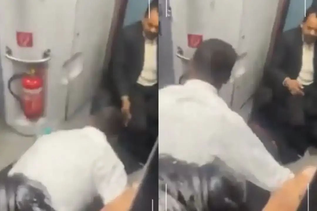 खौफनाक! TTE और ट्रेन अटेंडेंट ने यात्री को बेल्ट से पीट- पीटकर किया अधमरा, लोग बोले- रेल मंत्री जल्दी करें कार्रवाई, देखिए VIDEO