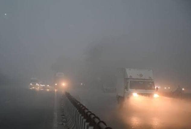 Weather Forecast: झारखंड में दिन का तापमान गिरने से बढ़ी ठिठुरन, अगले दो दिनों में इन जिलों में और गिरेगा पारा, पढ़ें कब से मिलेगी राहत