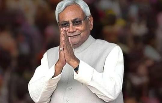Bihar Politisc:फिर फिसली सीएम नीतीश कुमार की जुबान! लड़कियों के बारे में कह दी ये बात, किसी तरह नेताओं ने संभाला मामला