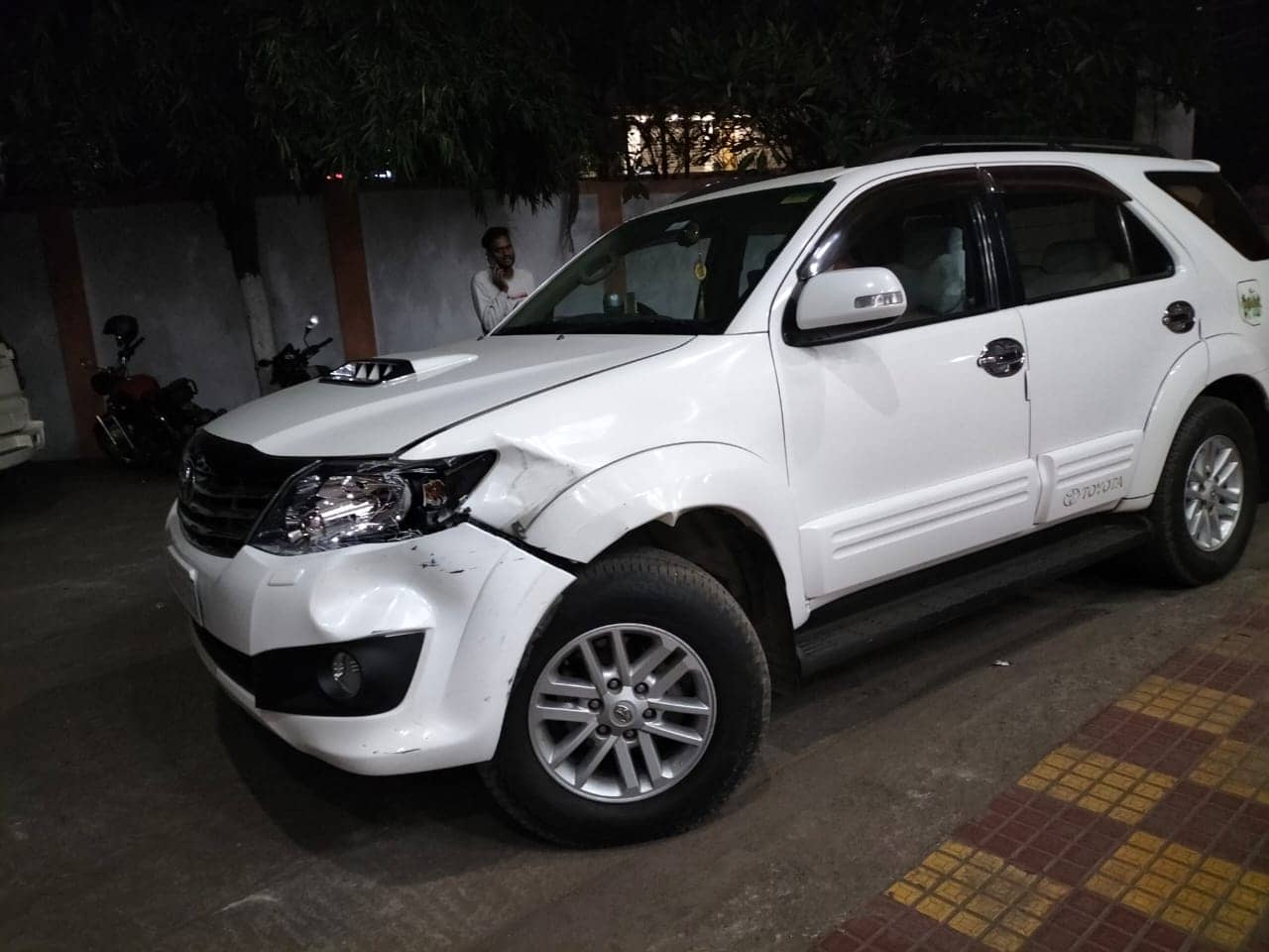 कार ने सिंह मेंशन की बहू रागिनी की कार में मारी टक्कर, बाल बाल बची भाजपा नेत्री..कोई साजिश तो नहीं !