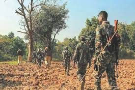 छत्तीसगढ़ के गरियाबंद में सुरक्षाबलों और नक्सलियों के बीच मुठभेड़ जारी, अब तक 16 नक्सलियों के मारे जाने की सूचना