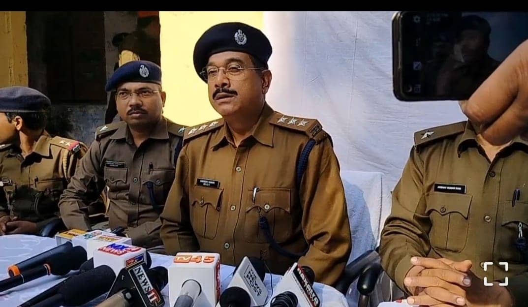 Cyber Crime in Dhanbad: उत्तरप्रदेश पुलिस धनबाद पहुंच जानिए किस इलाके में कर रही रेड