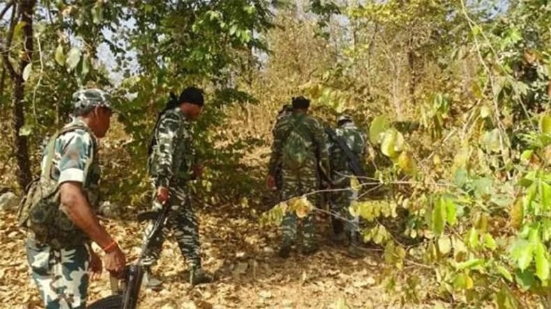 Breaking : चाईबासा के सोनुवा जंगल में मुठभेड़, एक नक्सली ढेर, जानिए ताजा स्थिति