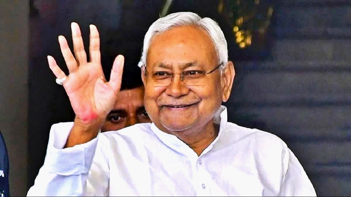 कटिहार दौरे पर निकले सीएम नीतीश, प्रगति यात्रा के तहत करोड़ों रुपए के योजनाओं का करेंगे शिलान्यास