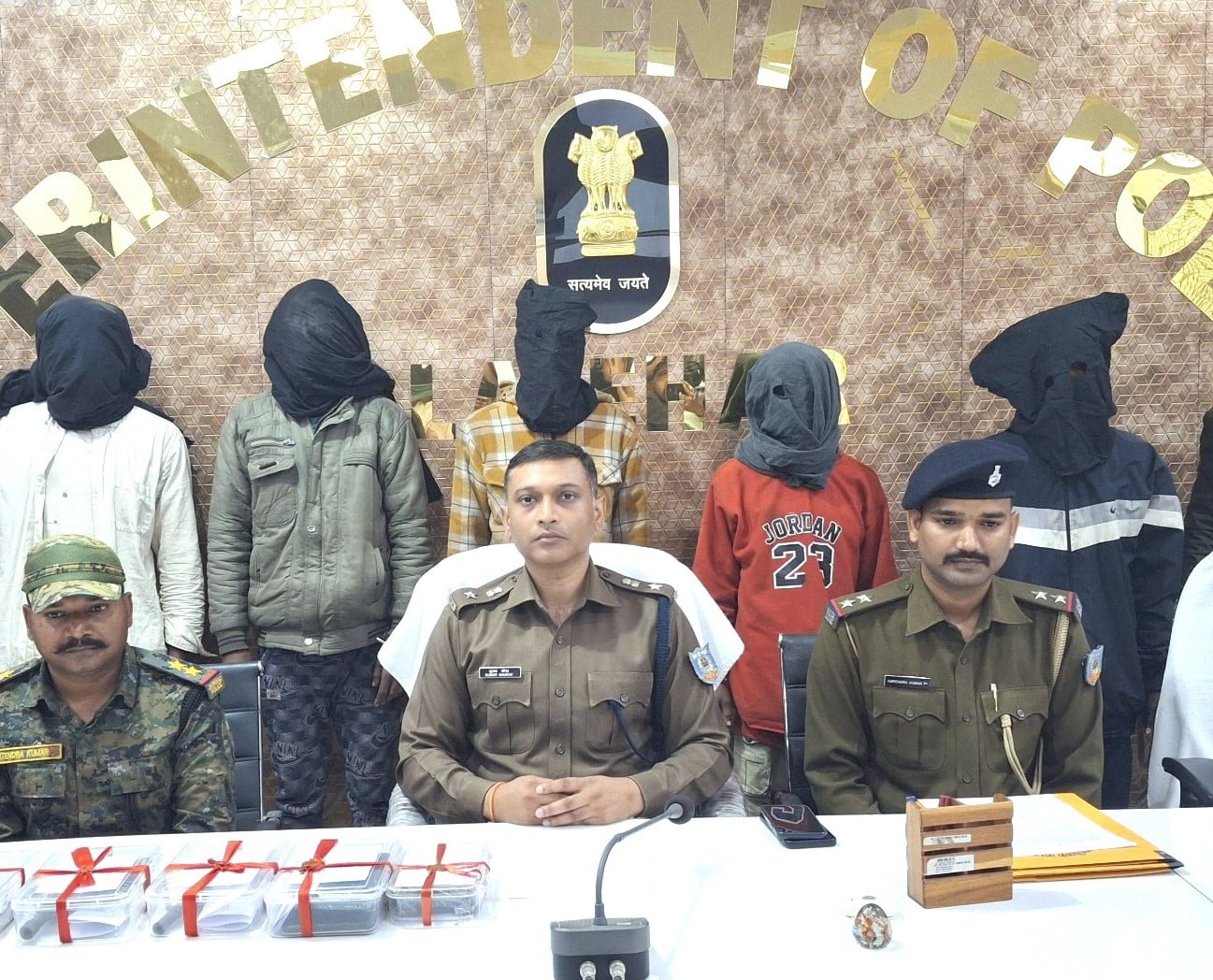 लातेहार पुलिस ने राहुल सिंह गैंग के पांच अपराधियों को किया गिरफ्तार, कोयला व्यवसायी के घर फायरिंग करने का आरोप