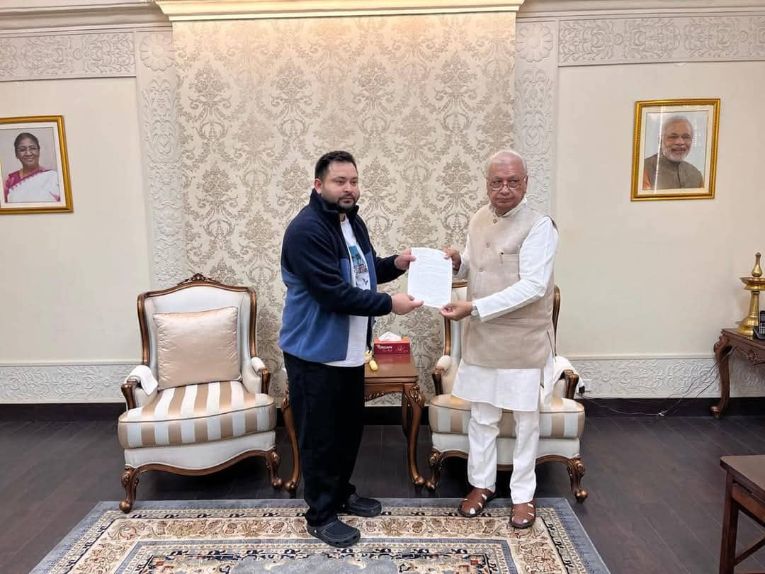 राज्यपाल से मिले तेजस्वी, बिगड़ते कानून व्यवस्था को लेकर सीएम नीतीश पर साधा निशाना, कहा- असुरक्षित हाथों में है बिहार