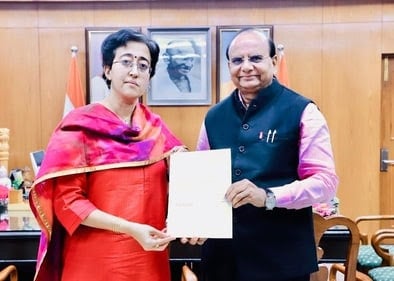 दिल्ली के मुख्यमंत्री आतिशी ने दिया इस्तीफा, एलजी ने भंग की विधानसभा