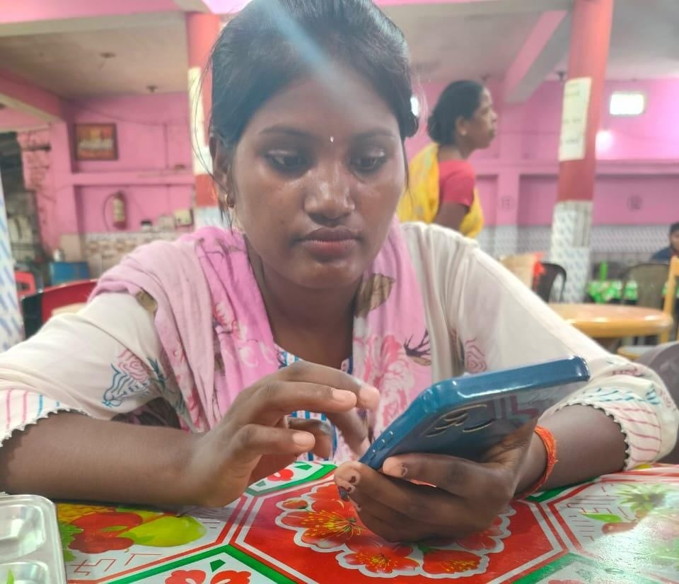 पहले प्रेमिका को उतारा मौत के घाट, फिर प्रयागराज जाकर संगम घाट पर किया स्नान पढ़िए एक कुरियर ब्वॉय की प्रेम-कहानी का कैसे हुआ दर्दनाक अंत
