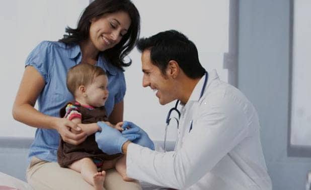 Child Health Care: बदलते मौसम के बीच इस तरह रखें छोटे बच्चों का ख्याल वरना पड़ सकते हैं बीमार