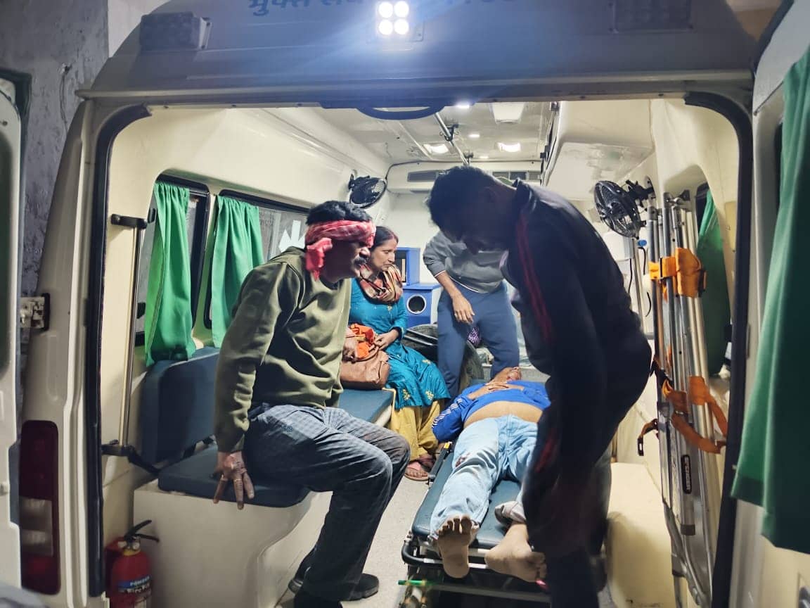 बक्सर में दर्दनाक सड़क हादसा, महाकुंभ से लौट रहे श्रद्धालुओं की कार में बोलेरो ने मारी टक्कर, मौके पर एक की मौत, चार की हालत नाजुक