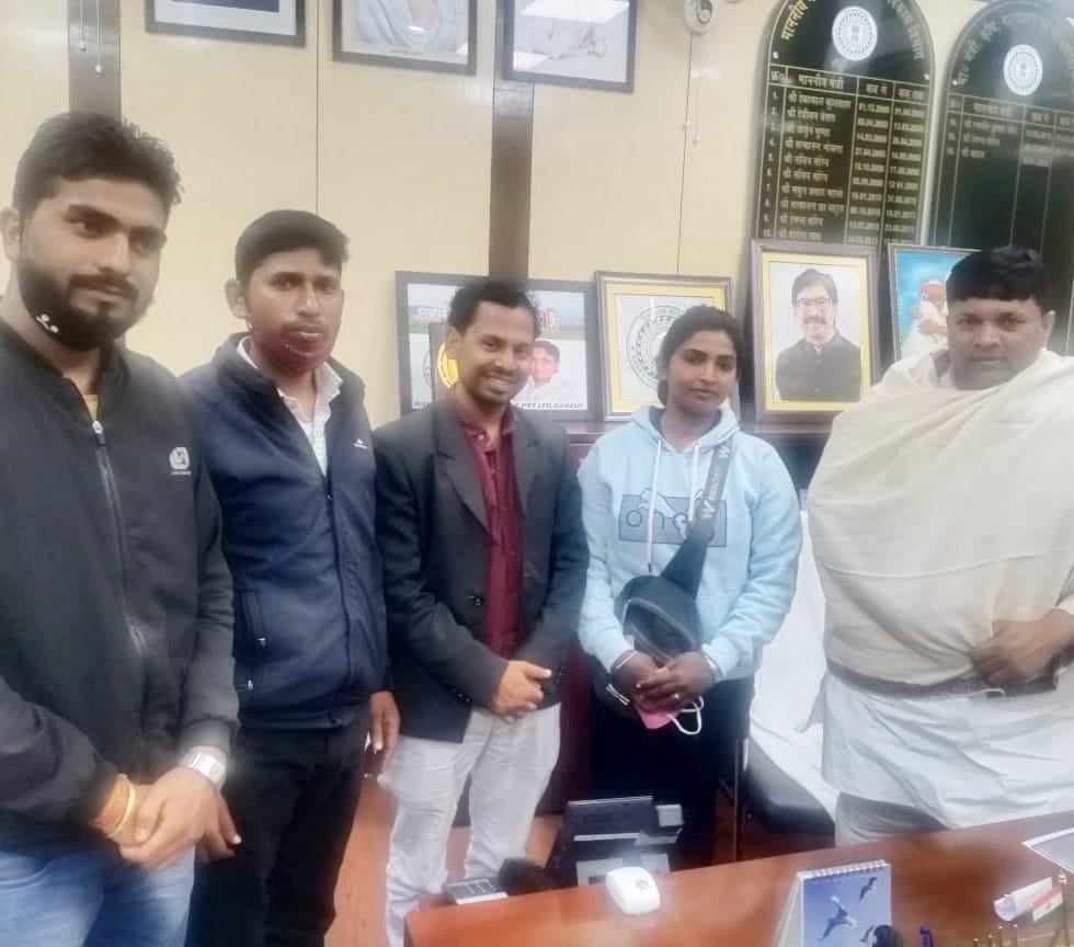 कृषि मंत्री से मिले होमगार्ड अभ्यर्थी, मंत्री ने कहा- 26 जनवरी को मिलेगी सौगात
