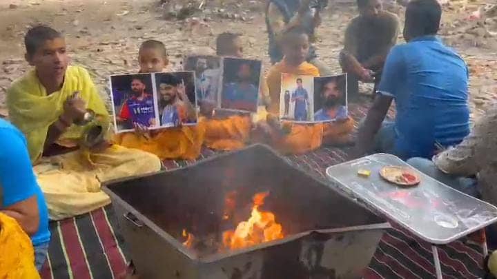 सिर चढ़ा क्रिकेट का खुमार! भारत-पाकिस्तान मैच को लेकर उत्साह, भारत की जीत के लिए हवन पूजा का दौर शुरू