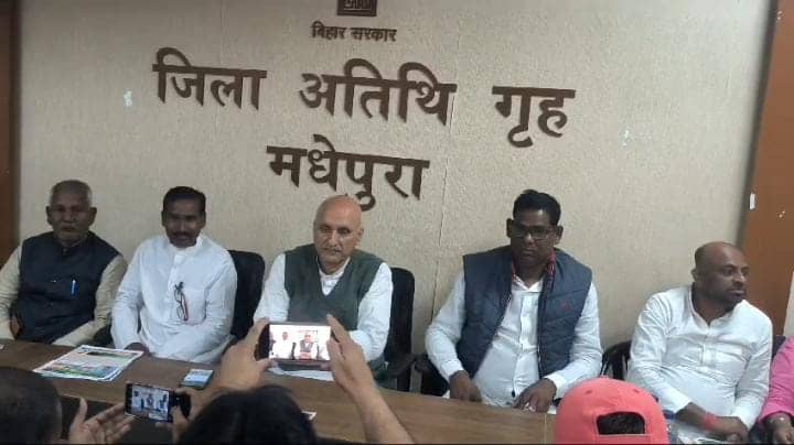 Bihar Politisc:पूर्व शिक्षा मंत्री के बिगड़े बोल, हिंदू धर्म पर दिया विवादित, पढ़ें क्या कहा