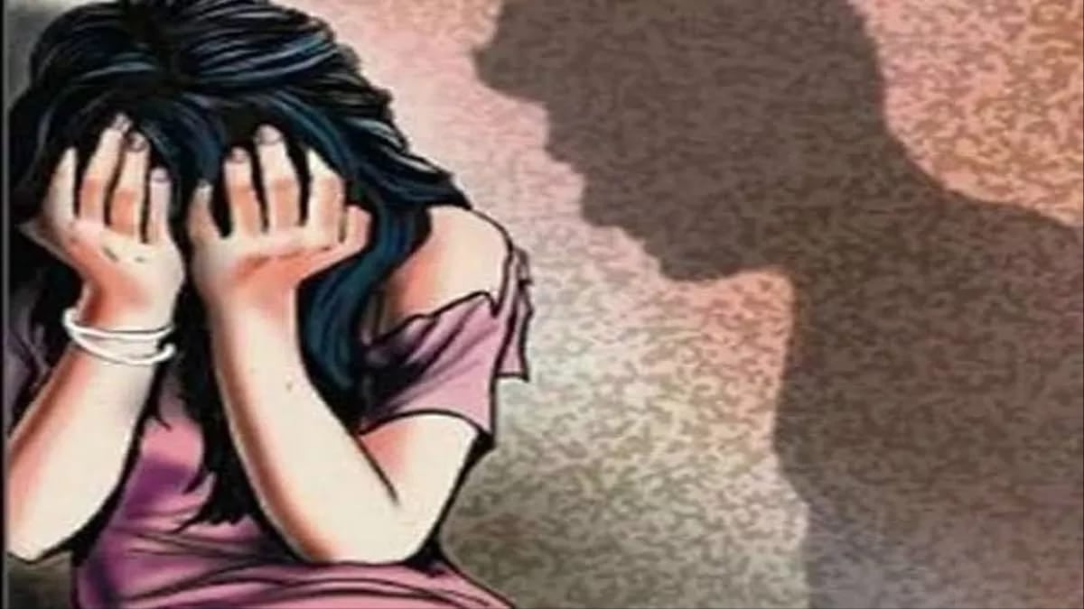 जिस टीचर से ट्यूशन पढ़ती थी उसी के बेटे ने नाबालिग छात्रा के साथ किया दुष्कर्म, जब मामले का हुआ खुलासा तो....