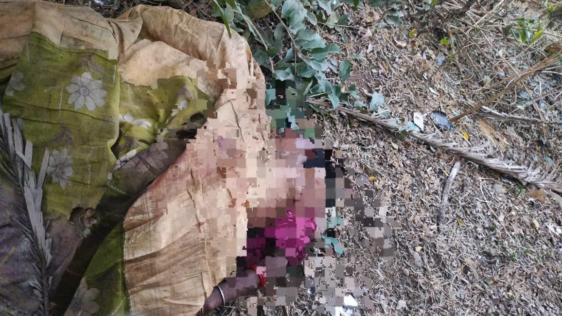 Breaking: साहिबगंज के भुजवा टोला की झाड़ियों से बरामद हुआ महिला का अर्द्धनग्न शव, इलाके में फैली सनसनी