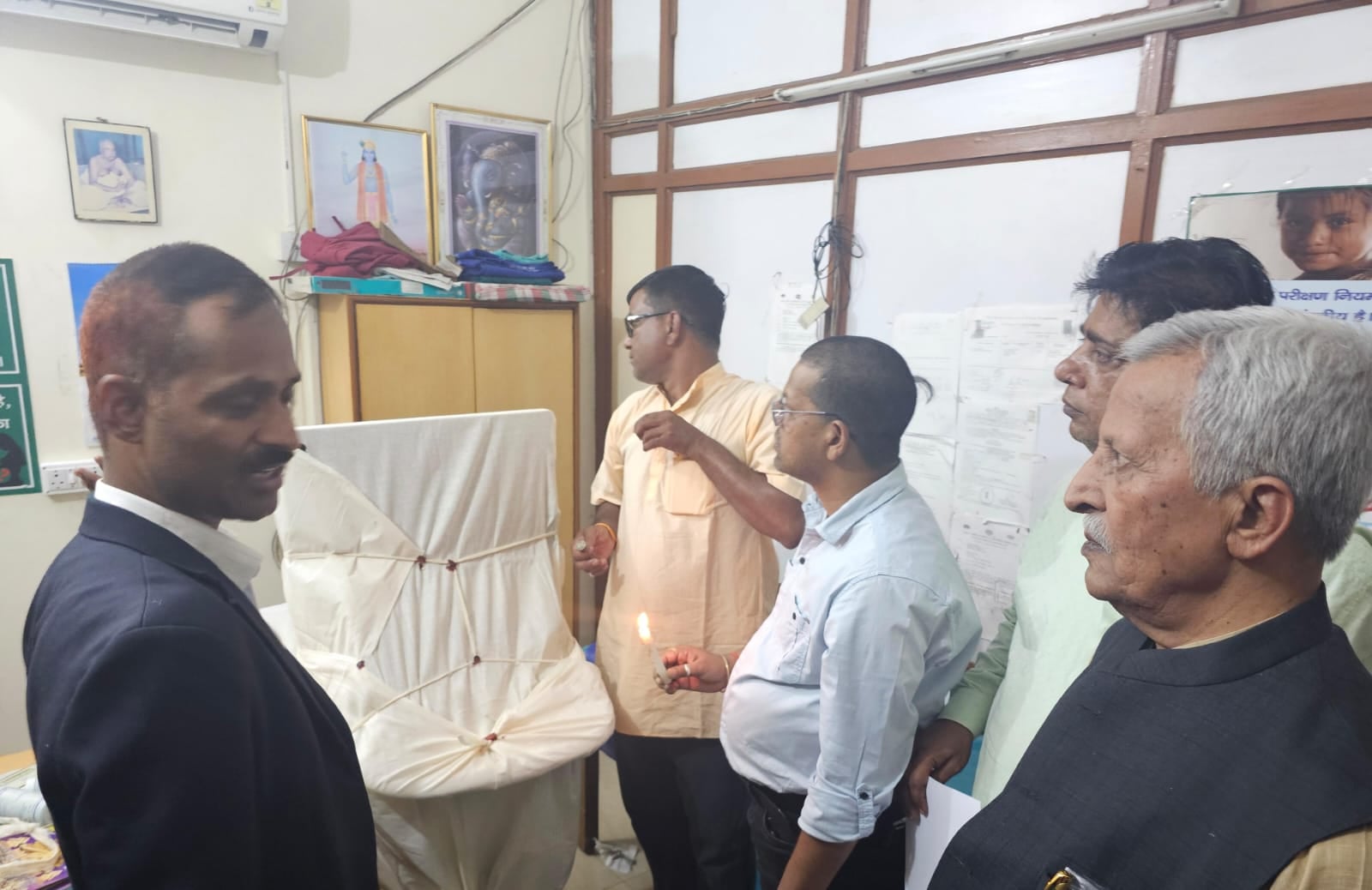 Dhanbad: छापामार दल पंहुचा तो अनाड़ी कर रहा था अल्ट्रासाउंड, आगे क्या हुआ -पढ़िए विस्तार से