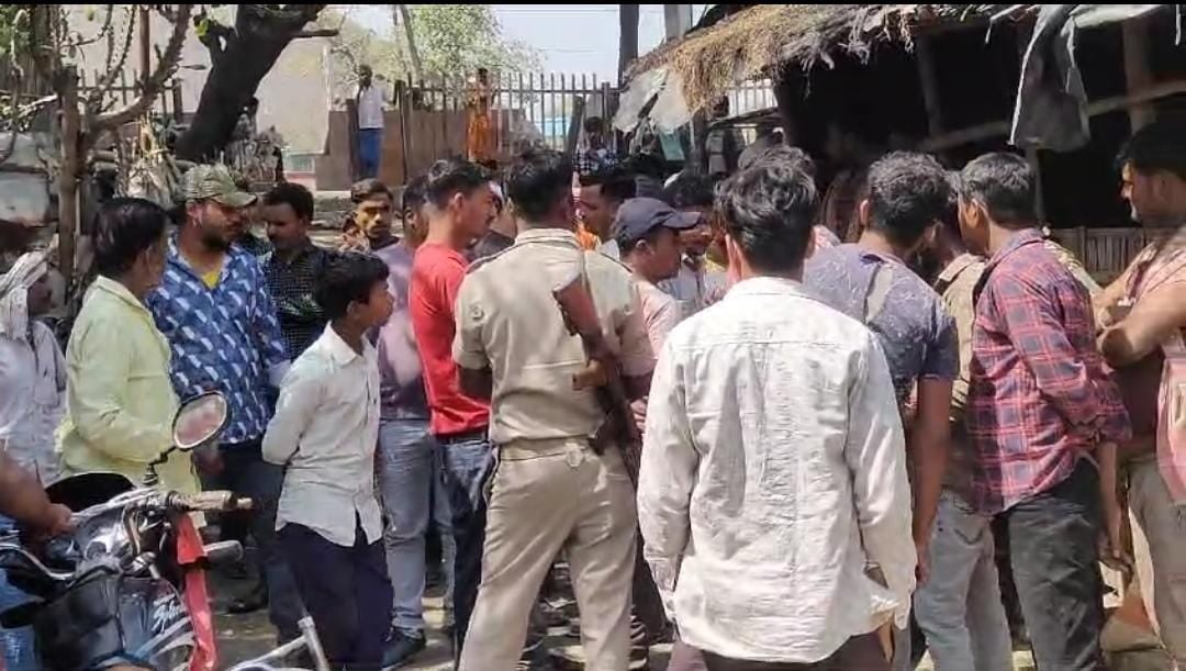 तलझारी थाना क्षेत्र के महाराजपुर में बिहार के साइबर पुलिस की छापेमारी से साहिबगंज में मचा हड़कंप
