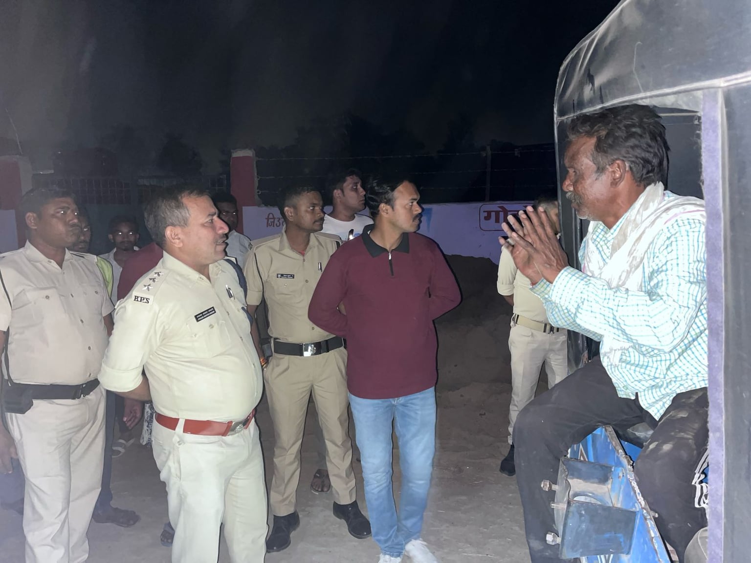 Crime News: धुंआ करने से इतना नाराज हुआ पड़ोसी कि गुस्से में कर दिया ये खौफनाक कांड, पढ़ें फिर क्या हुआ