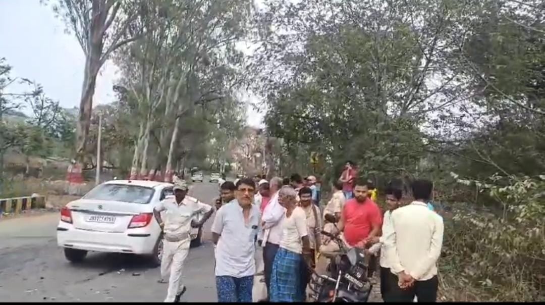 देवघर में सड़क दुर्घटना में प्रशिक्षु शिक्षका की मौत, कई शिक्षिका घायल