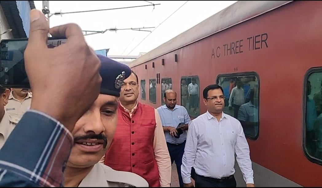 धनबाद रूट पर अब दौड़ेंगी सेमी स्पीड ट्रेन, पढ़िए शुक्रवार के परीक्षण के बाद अब आगे क्या?