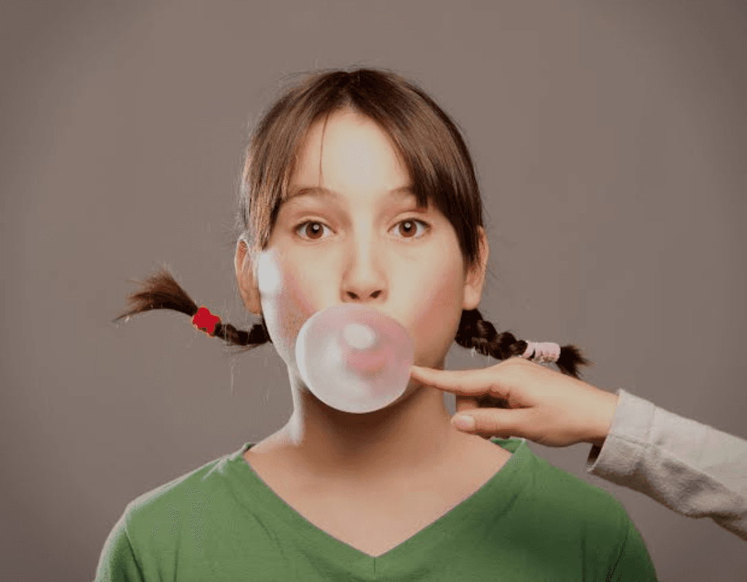 अगर आपको भी च्यूइंगम चबाने की है आदत तो जान लीजिए इसके फायदे और नुकसान