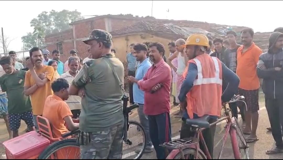 रामगढ़ में आकाशीय बिजली गिरने से ट्यूशन पढ़ने गए बच्चे की मौत, बारिश और ओलावृष्टि से भारी नुकसान