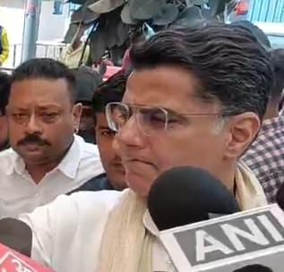 पटना पहुंचे कांग्रेस नेता सचिन पायलट का नीतीश सरकार पर जोरदार हमला, कहा-जुमलेबाजी कर रही है बिहार सरकार
