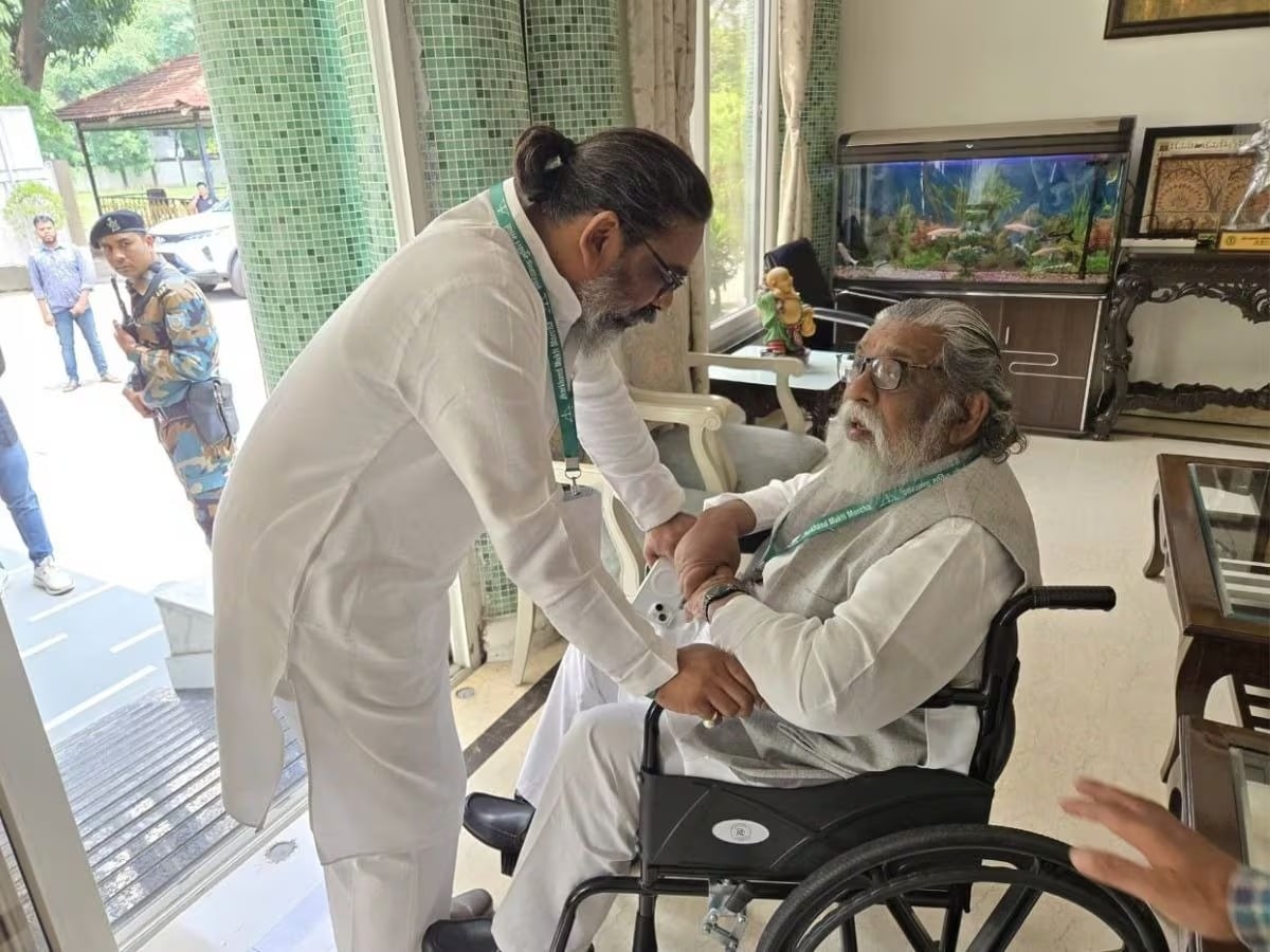झामुमो का इतिहास: विनोद बाबू, निर्मल महतो, शिबू सोरेन के बाद हेमंत सोरेन के हाथ कैसे आई पार्टी की बागडोर, पढ़िए