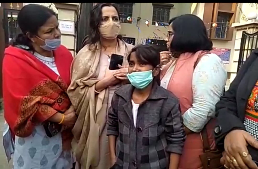 बिहार: उत्तर रक्षा गृह से निकली युवती ने अधीक्षक वंदना गुप्ता पर लगाया गंभीर आरोप , कहा नशे का इंजेक्शन देकर करवाती है गलत काम