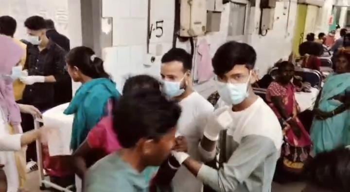 JAMSHEDPUR:पोटका में दिखा रफ्तार का कहर, दो वाहनों के जोरदार टक्कर में एक की मौत, 12 गंभीर रुप से घायल