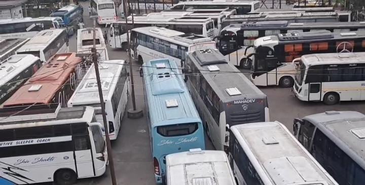 कब सुधरेंगे जमशेदपुर के बस मालिक! बेगूसराय बस हादसे के बाद भी नहीं हुए सचेत, अब भी बसों में नहीं है फायर इनस्टमेंट और मेडिकल किट