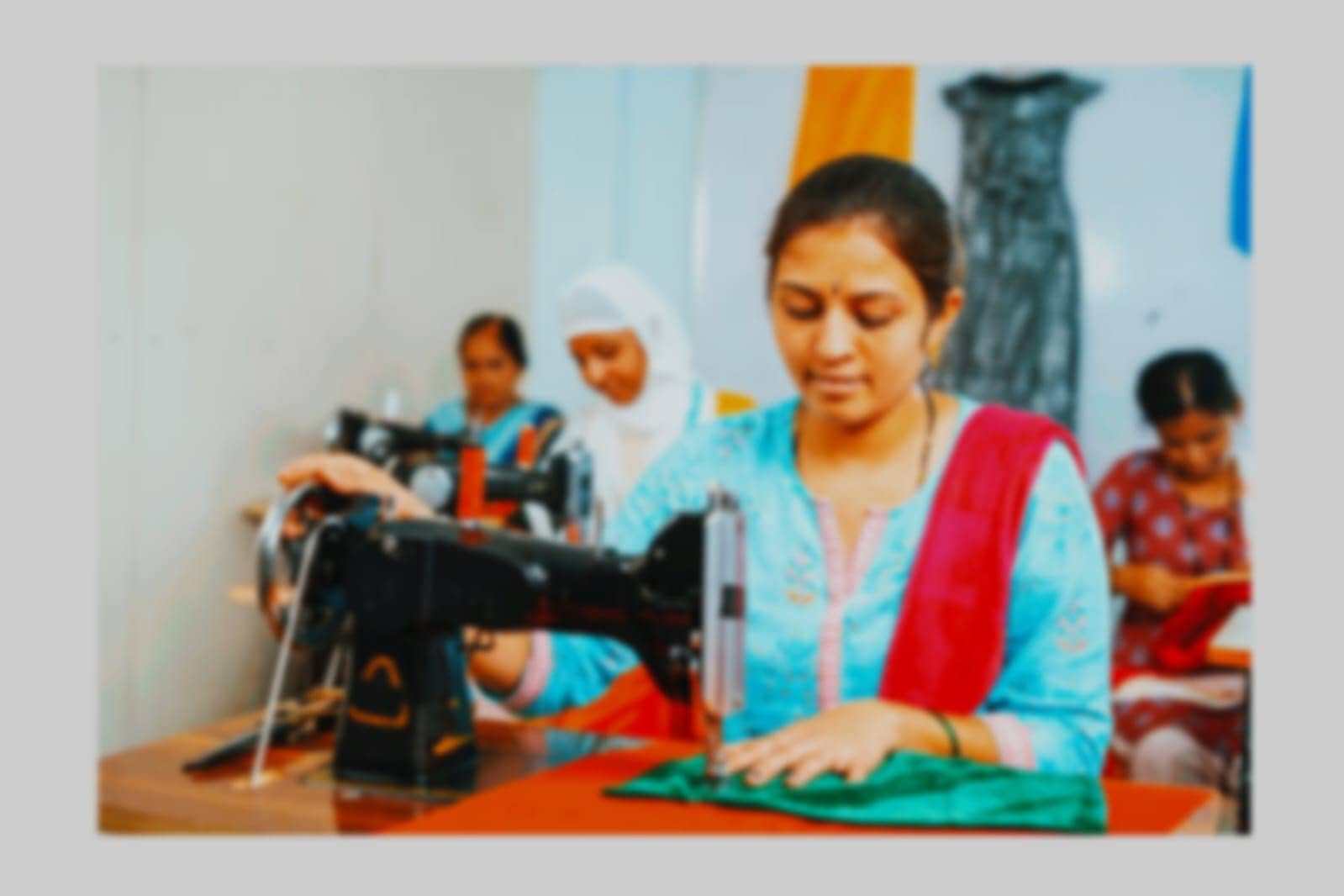 प्रधानमंत्री कौशल विकास योजना के तहत झारखंड की महिलाएं बन रहीं सशक्त, एक ही छत के नीचे इन सभी चीजों में बन रही हुनरमंद