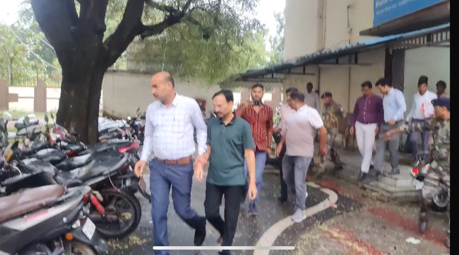 झारखंड शराब घोटाला : IAS विनय चौबे के बाद तीन और की गिरफ़्तारी, कुछ और बड़े चेहरे रडार पर