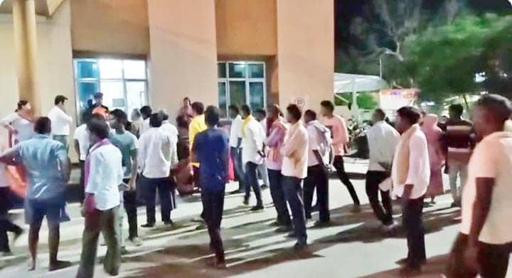 Crime News: पटना में चल रहा था नाइट क्रिकेट टूर्नामेंट, तभी चलने लगी ताबड़तोड़ गोलियां, तीन लोगों को लगी गोली, इस विधायक पर हत्या का आरोप