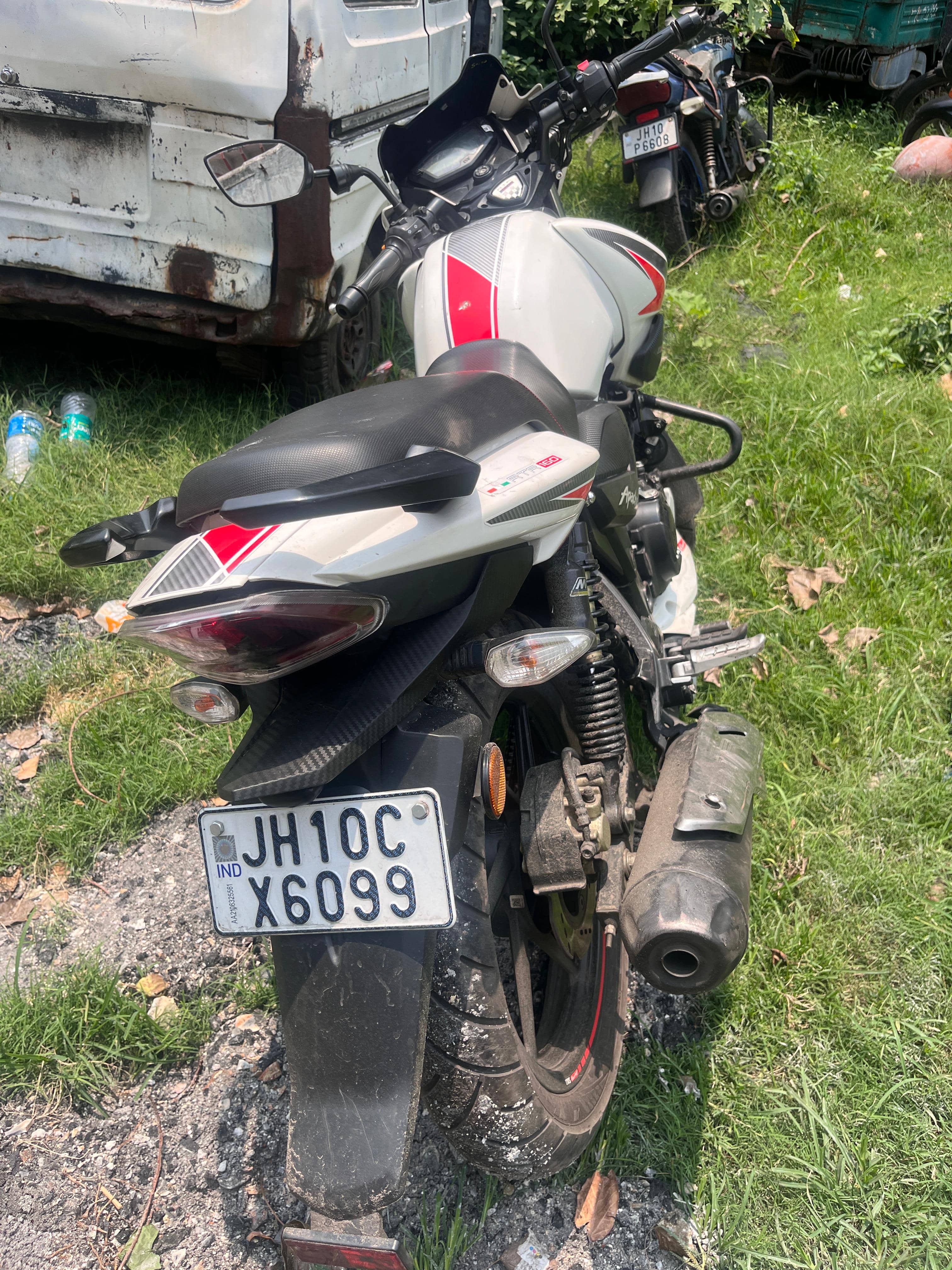 Crime News:धनबाद की जोगता पुलिस को मिली बड़ी कामयाबी, बाइक व हथियार के साथ कुख्यात गिरफ्तार