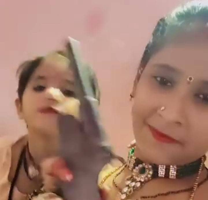 हथियार के साथ रील बनाकर भौकाल बना रही थी ये महिला, वीडियो वायरल होते ही बढ़ गई मुसीबत