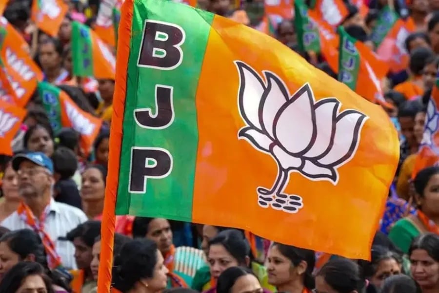 "आदिवासी-ओबीसी" में फंसी झारखंड भाजपा, अब संगठन को छोटा कर झामुमो को टक्कर देने की तैयारी में, पढ़िए क्या है प्लानिंग !