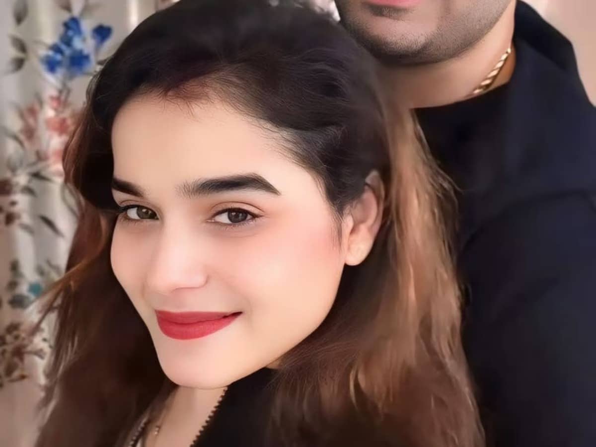 Bihar Drama: लालू प्रसाद यादव के परिवार में भूचाल लाने वाली और सोशल मीडिया सनसनी बनी अनुष्का यादव कौन है, पढ़िए !