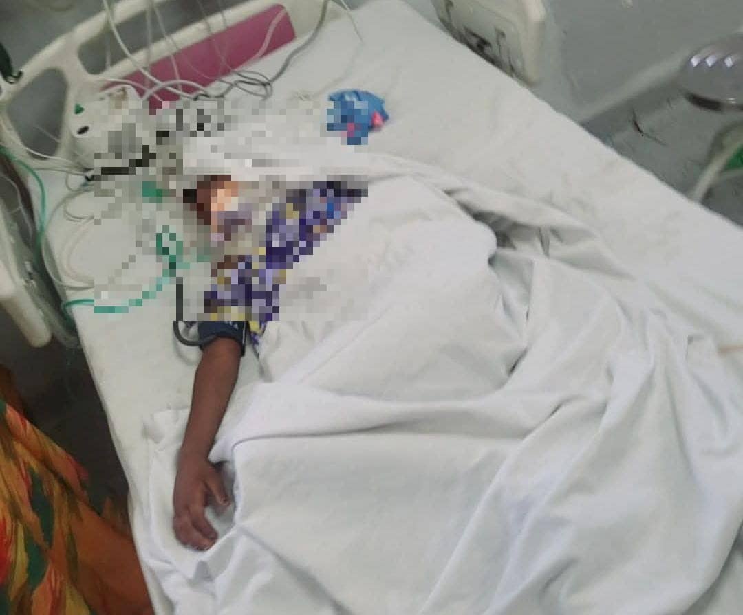 आखिरकार जिंदगी की जंग हार गई दरिंदगी की शिकार मासूम, तड़प-तड़पकर अस्पताल में तोड़ा दम, खून से लथपथ खेत में मिली थी बच्ची