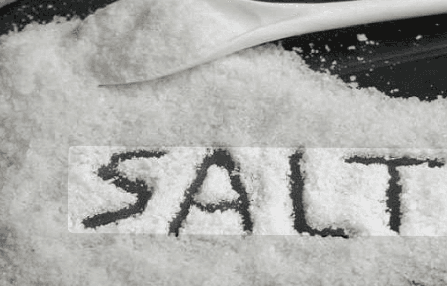 नमक के 6 जादुई इस्तेमाल, सफाई से लेकर ब्यूटी तक, जानें इसके कई फायदे