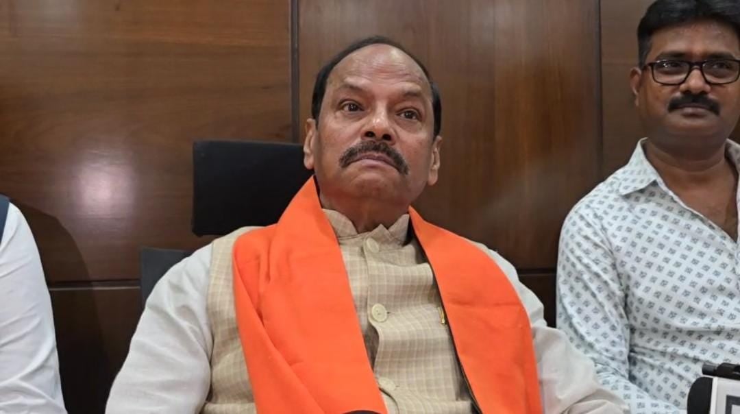 दुमका में पेशा कानून के बहाने पूर्व सीएम रघुवर दास ने हेमंत सरकार पर बोला हमला, जानिए क्या कहा