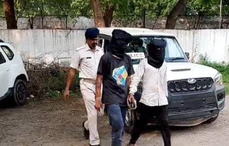 जमशेदपुर:परसुडीह में महिलाओ से छिनतई के दो मामले का पुलिस ने किया खुलासा, मामले में दो गिरफ़्तार